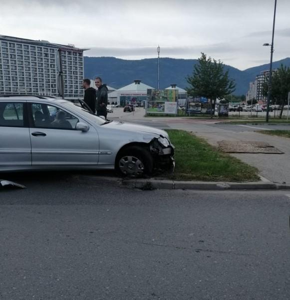 Nesreća na Ilidži: Vozilom izletio s ceste