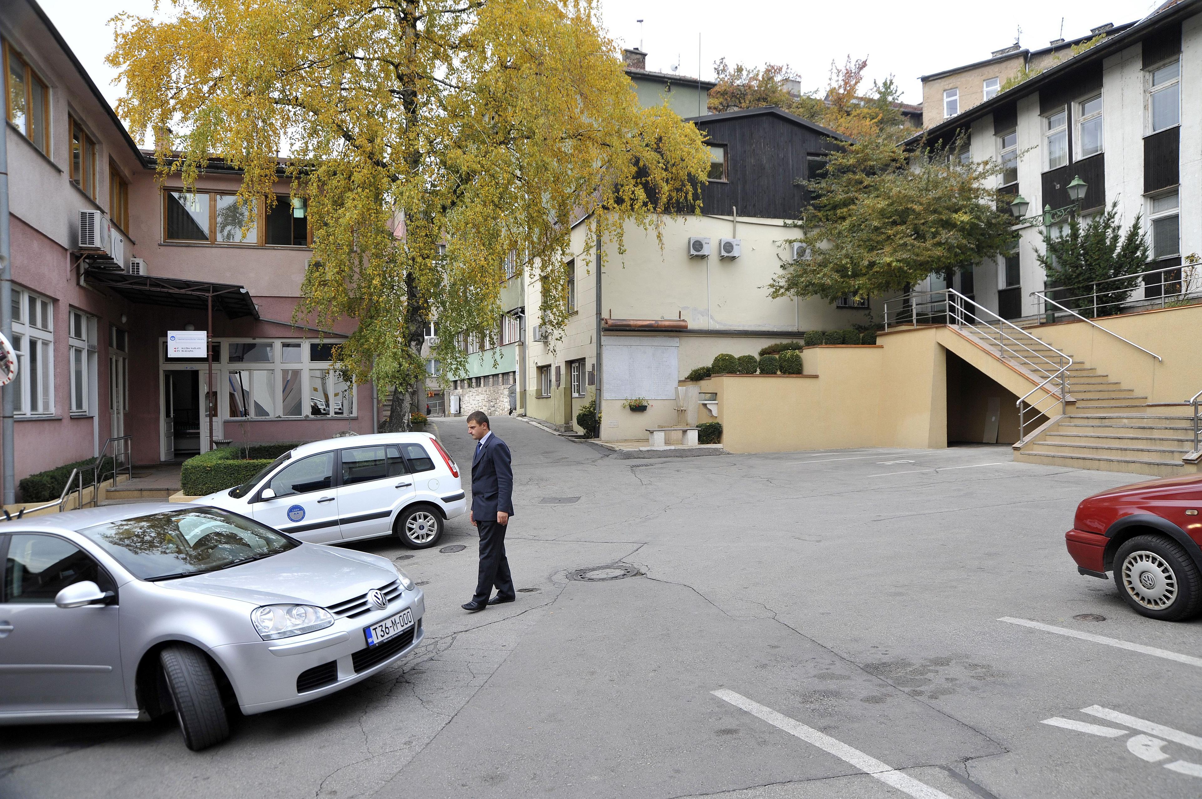 U većini javnih preduzeća višak je zaposlenih - Avaz