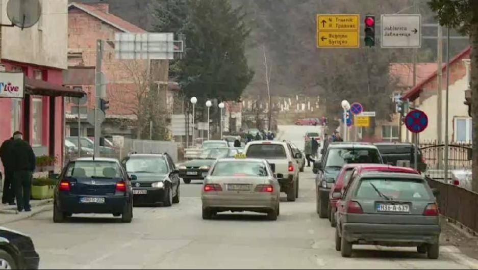 Policija poduzima mjere za pronalazak vozila i otkrivanje izvršioca krivičnog djela - Avaz