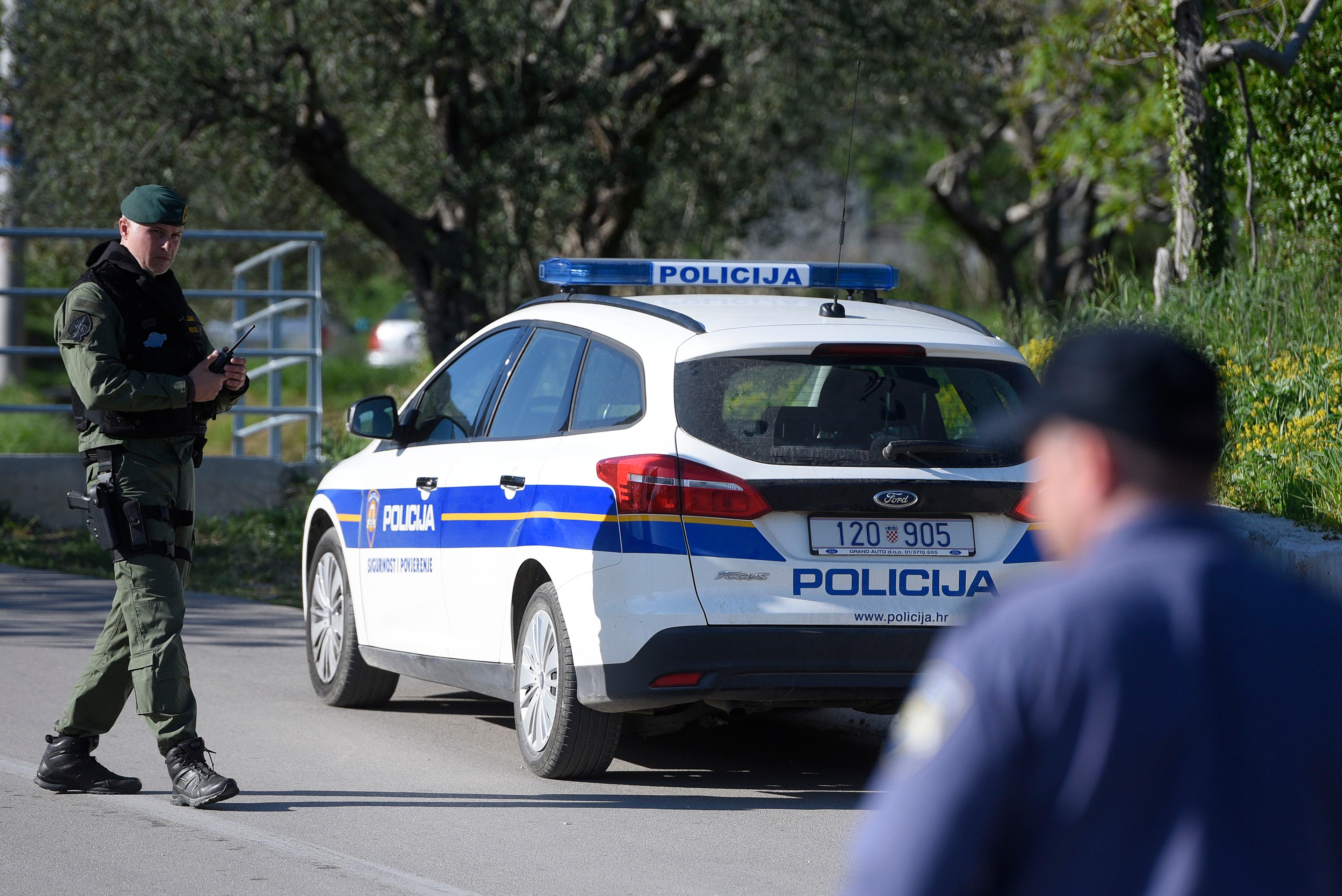 Policajci tragaju za počiniocima - Avaz