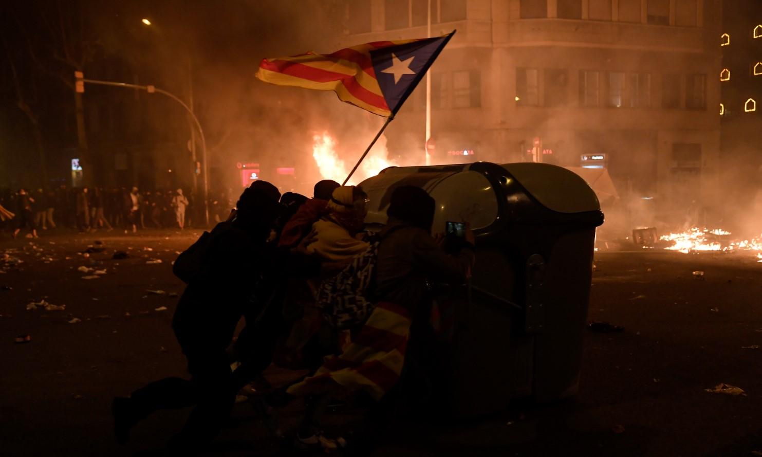 Pola miliona ljudi na ulicama Barcelone: Katalonci neće prestati s demonstracijama, traži se novi referendum