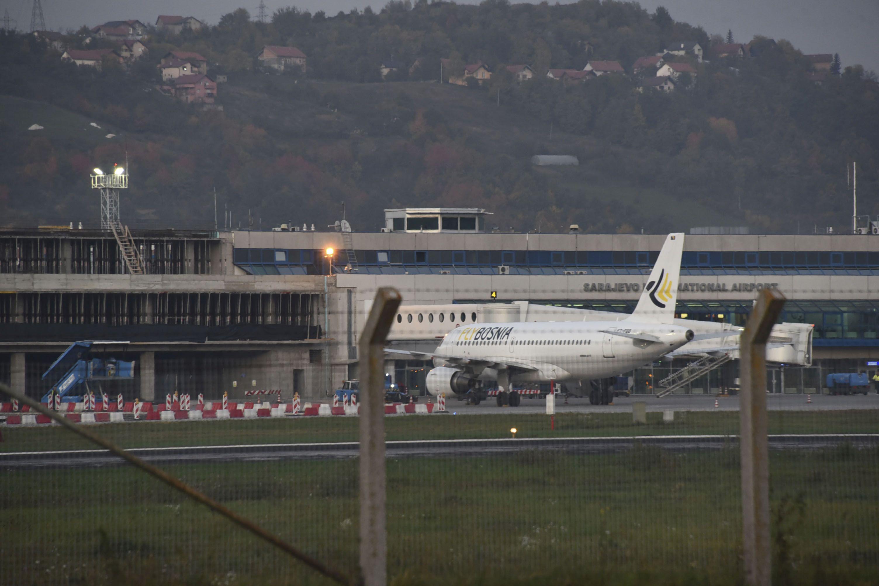 Ko je kriv: Piloti, operateri ili ljudi koji su usmjeravali avion?