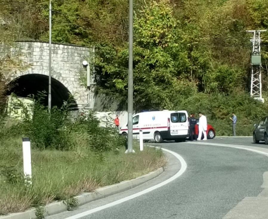 Obustavljen saobraćaj prema Mostaru: Više povrijeđenih u sudaru tri vozila