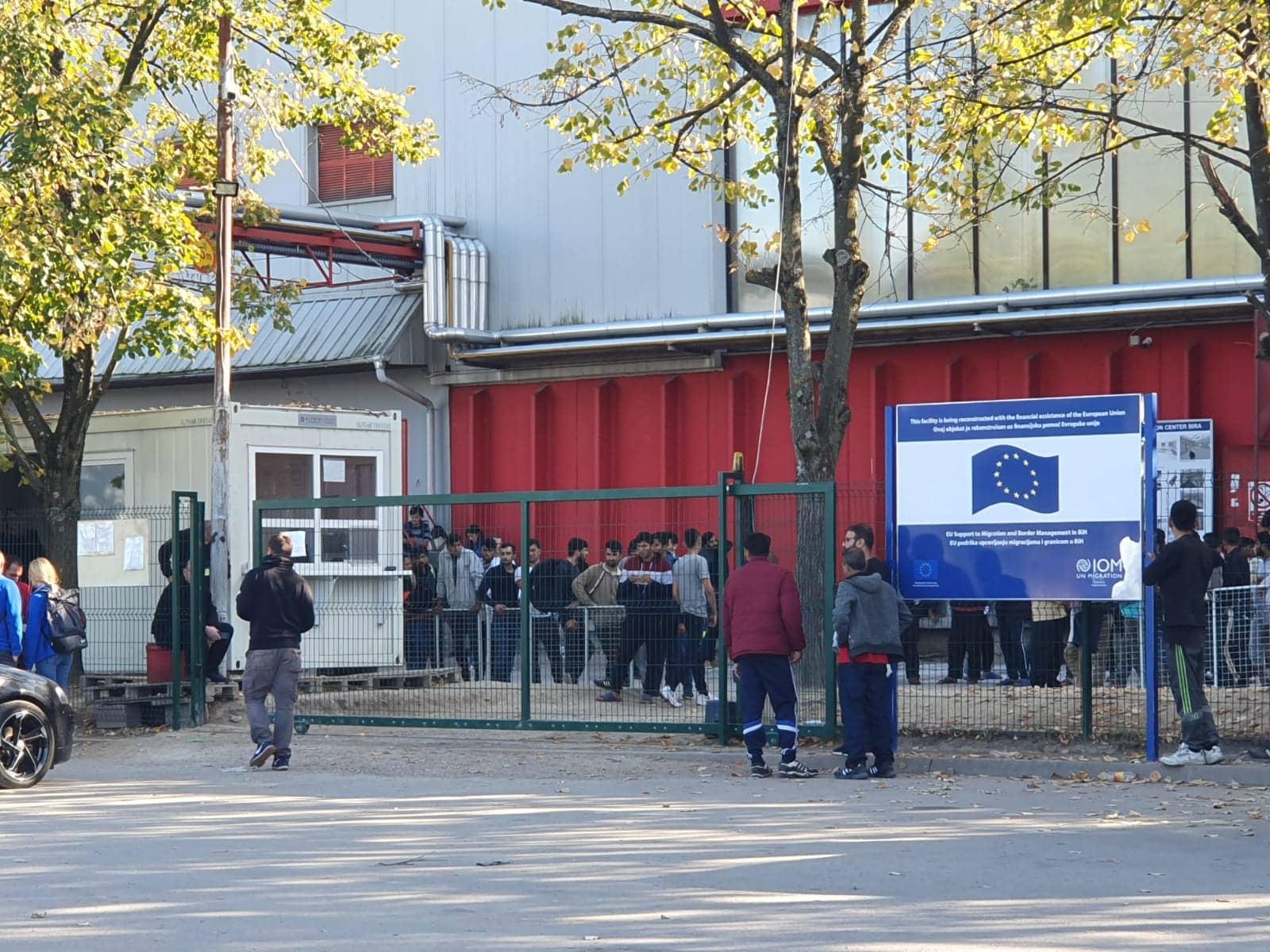 Okršaj migranata ispred kampa Bira: Pakistanac uboden u nogu