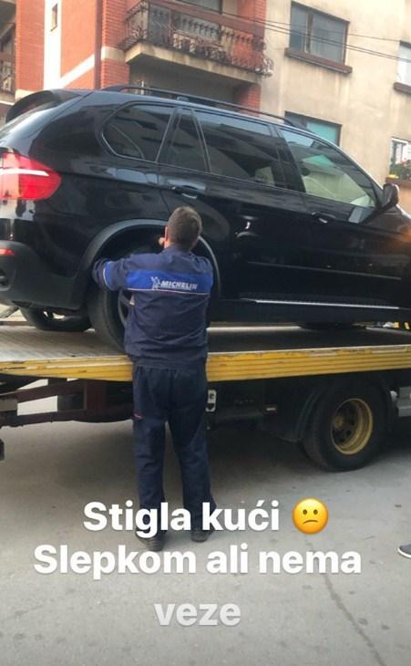 Automobil odvezla šlep služba - Avaz