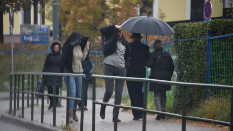 Spremaju se oluje u BiH: Izdato narandžasto upozorenje zbog obilnih padavina i vjetra u cijeloj zemlji