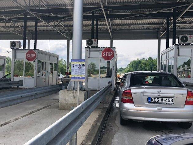 Potukli se kod naplatnih kućica: Jedna osoba teže povrijeđena, četiri lakše