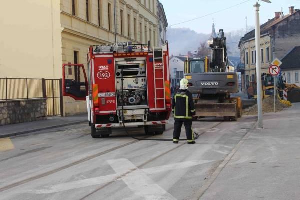 Požare, u kojima nije bilo povrijeđenih, ugasili su vatrogasci - Avaz