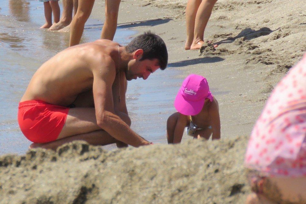 Đoković najviše voli s djecom provoditi vrijeme u prirodi, na plaži, na otvorenom - Avaz