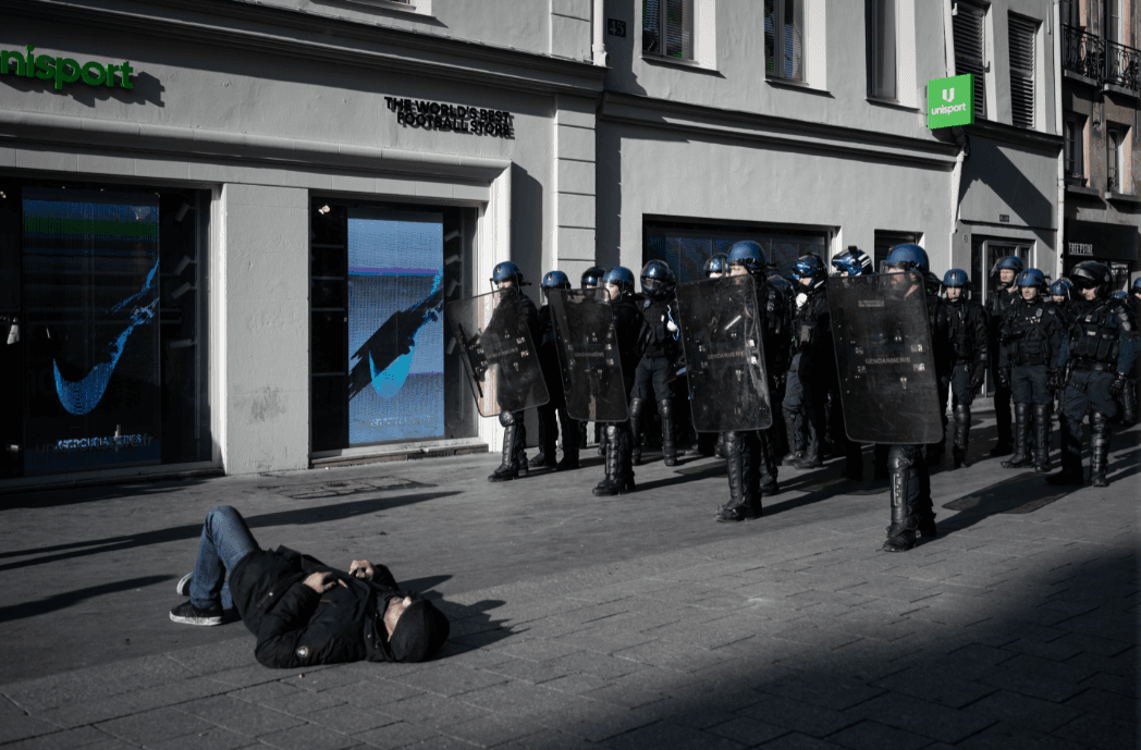 Portparol vlade Francuske osudila je radikalizam među demonstrantima - Avaz