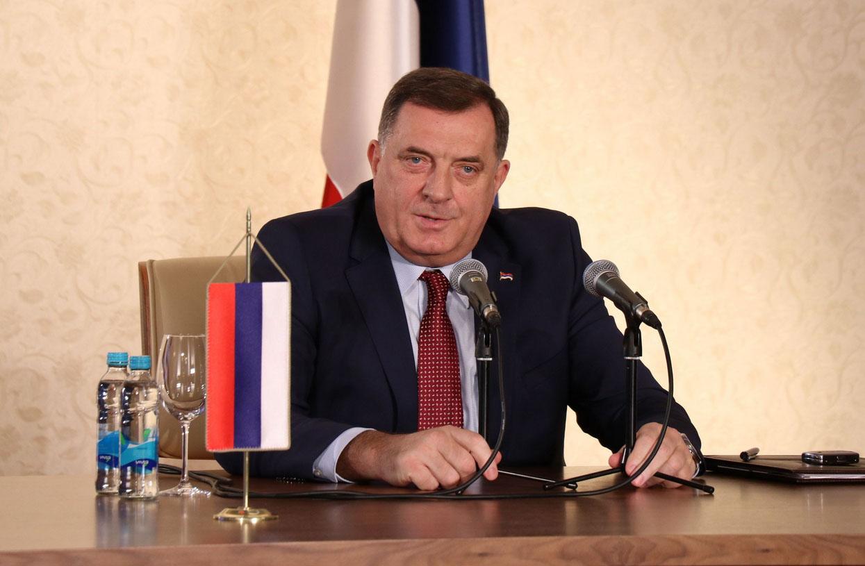 Dodik: Ne može PIC odlučivati o migrantskim centrima, u RS ih neće biti