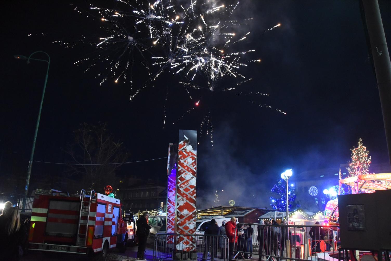 Veliki vatromet na otvorenju - Avaz