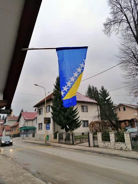 Postavljena nova zastava - Avaz