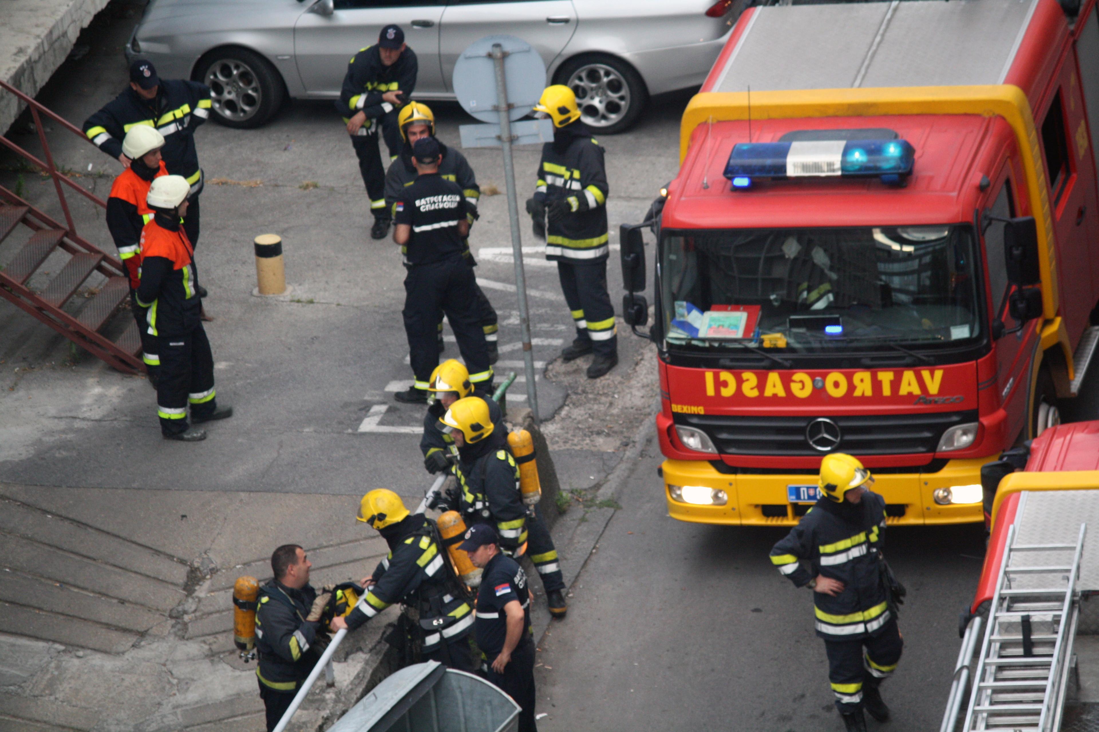 Mirna noć za sarajevske policajce i vatrogasce