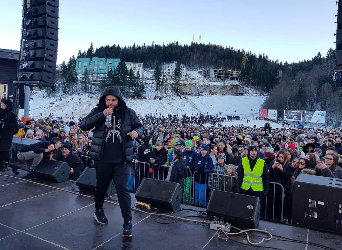 Ludnica na Bjelašnici počela: Coby prvi izašao na binu i zagrijao hiljade posjetilaca