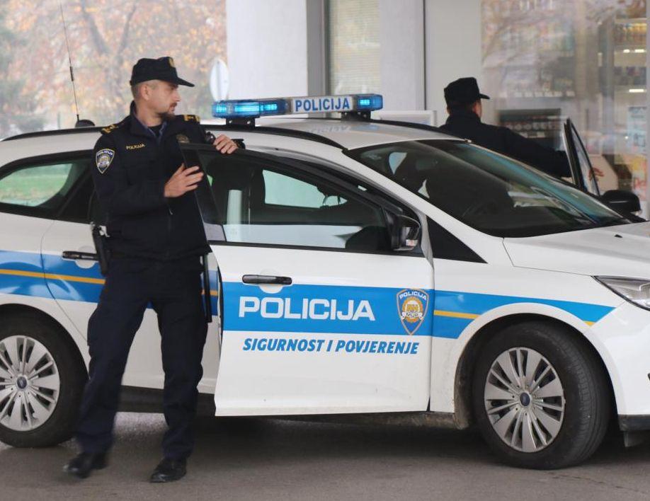 Intervenirali policajci - Avaz