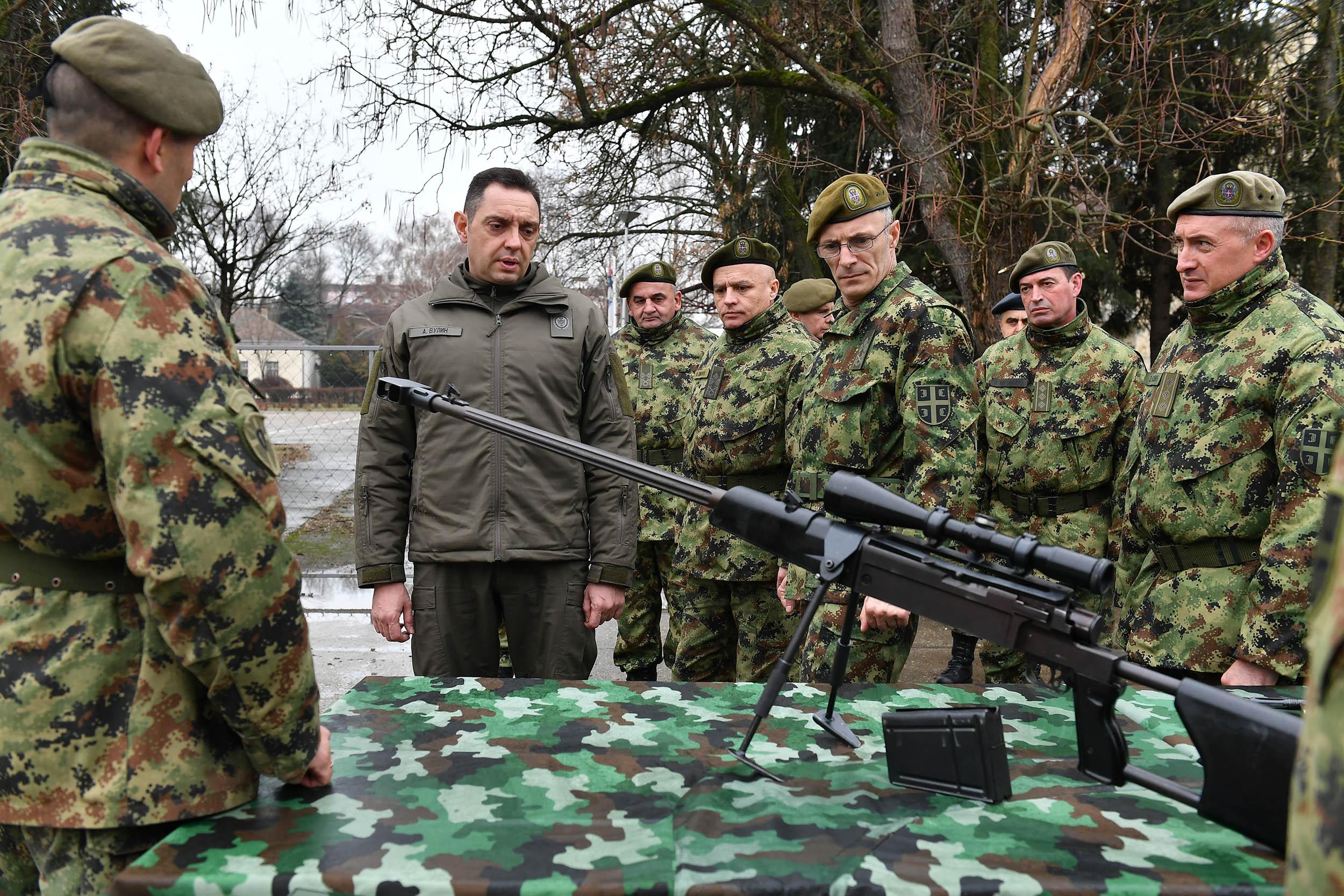 Aleksandar Vulin s pripadnicima Vojske Srbije - Avaz