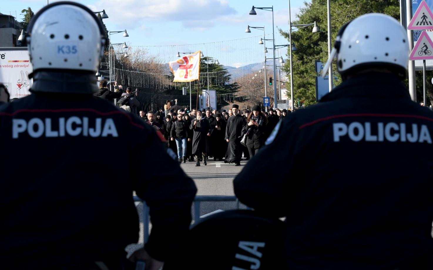 Svakodnevni protesti zbog usvajanja Zakona o vjeroispovijesti - Avaz