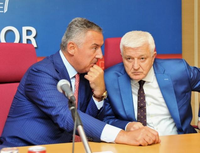 Đukanović i Marković čestitali rukometašima: Noćas se Crna Gora spominje širom Evrope, a njena zastava ponosno vijori