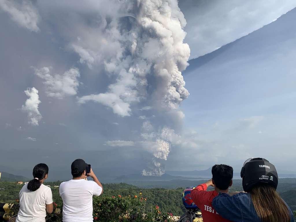 Eruptirao Vulkan na Filipinima - Avaz