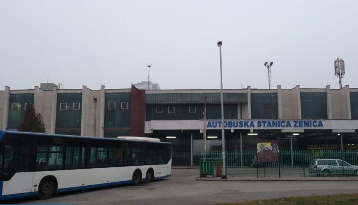 Radnici "Zenicatransa" nastavljaju blokadu Autobuske stanice