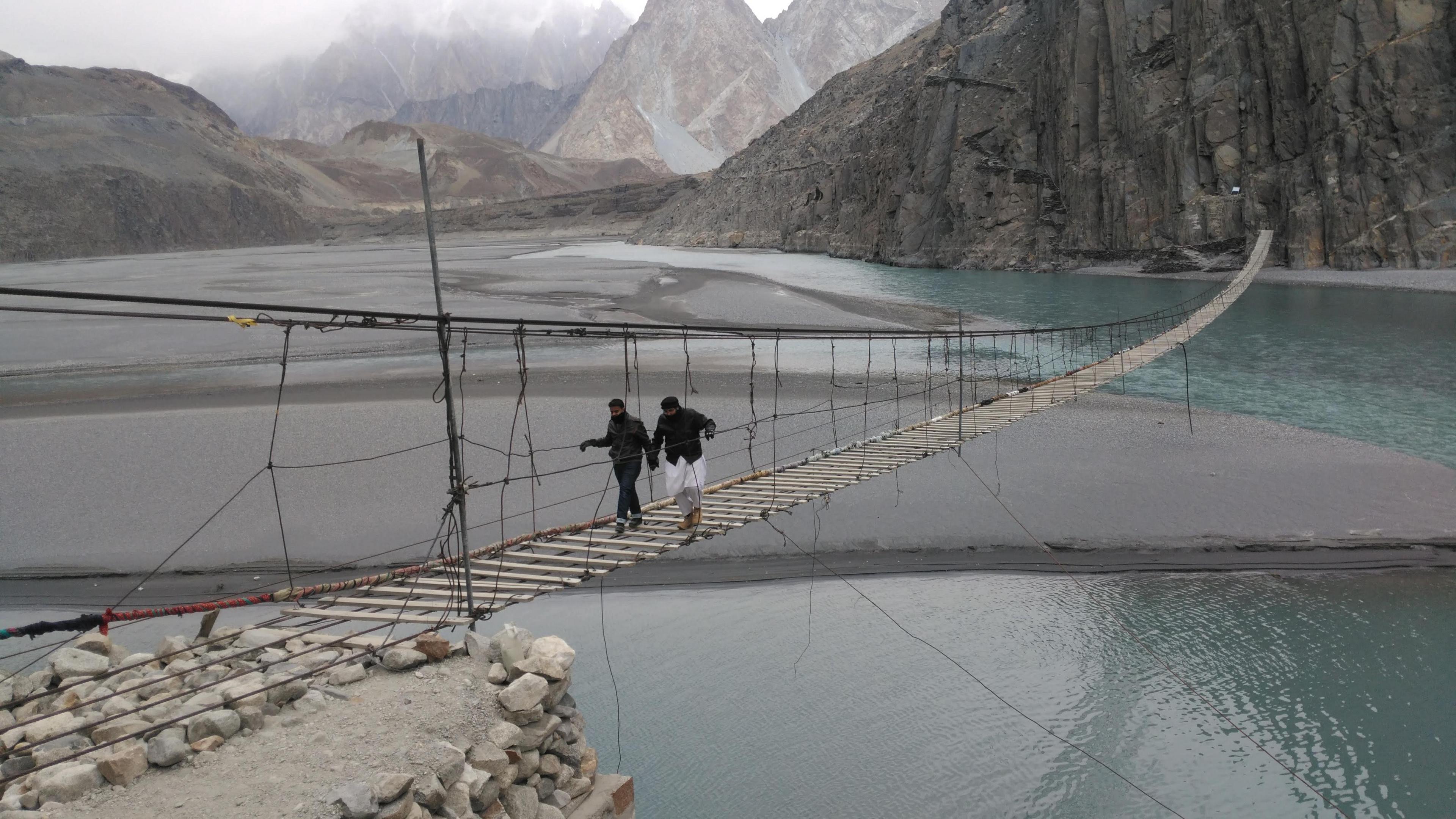 Most Husaini, Pakistan - Avaz