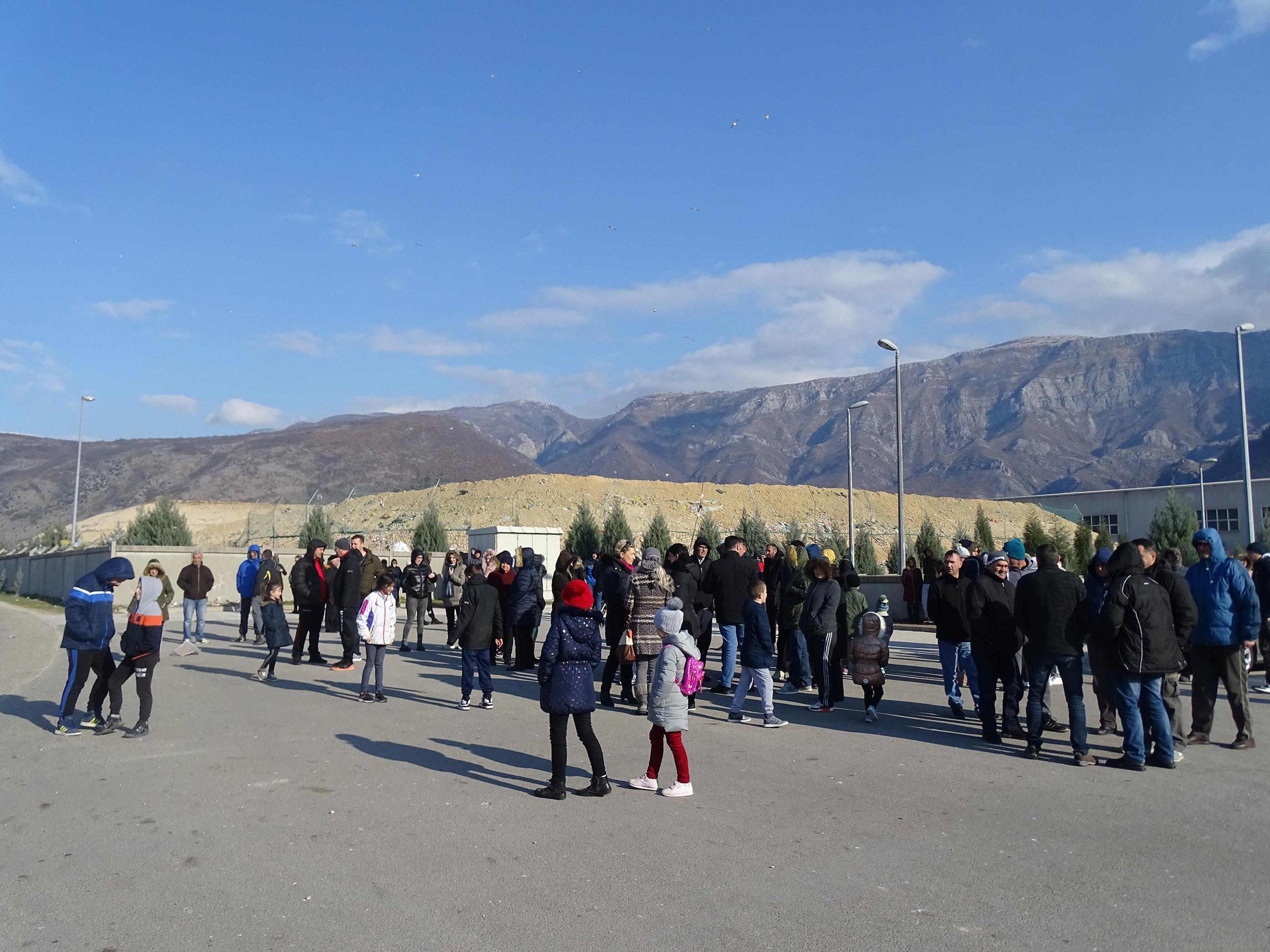 Protest pred deponijom "Uborak" - Avaz