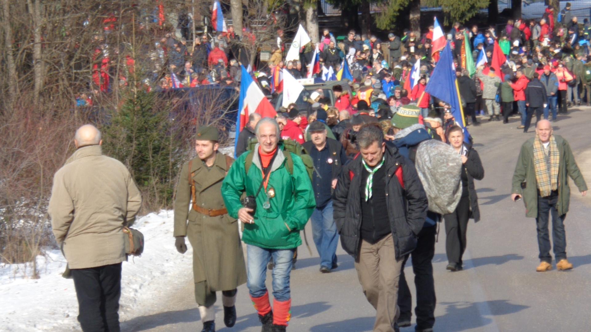 Okupljanje počelo od ranih jutarnjih sati - Avaz