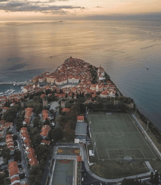 Slovenija: Stadion Pod Obzidjem - Avaz