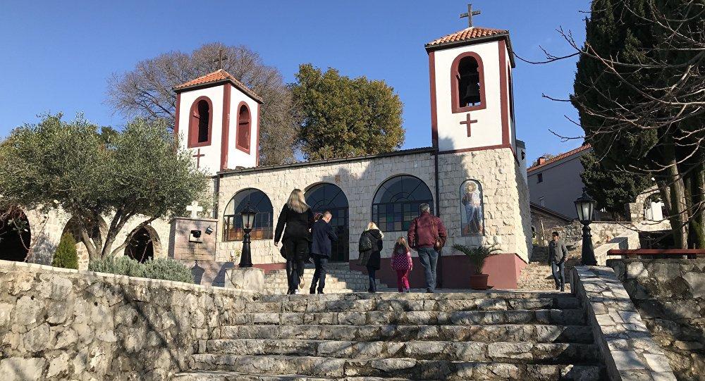 Manastir Dajbabe karantin: Sveštenici SPC-a pod nadzorom nakon povratka iz Kine!?