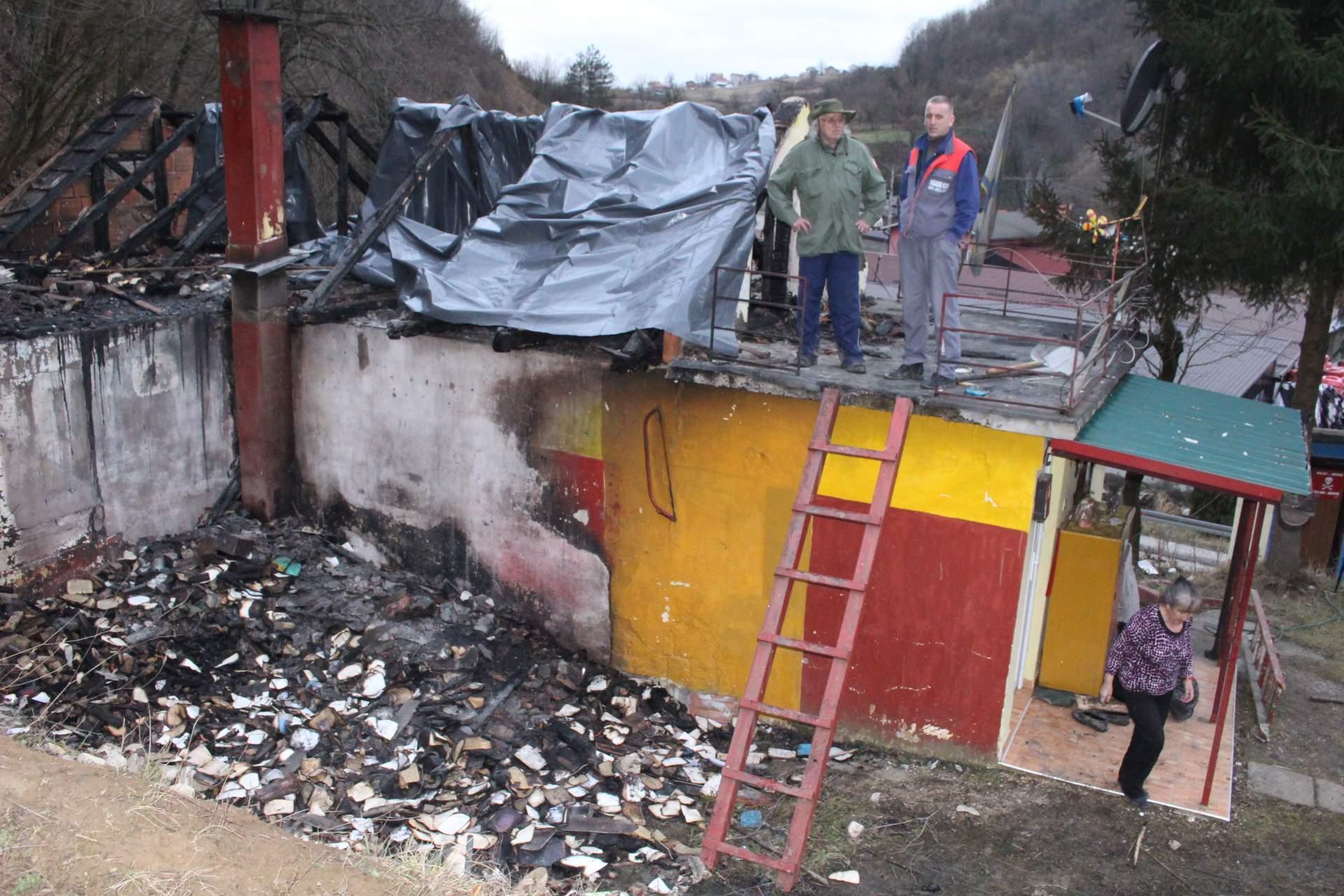 U požaru ostao bez vrijedne kolekcije pa na poklon dobio 400 knjiga