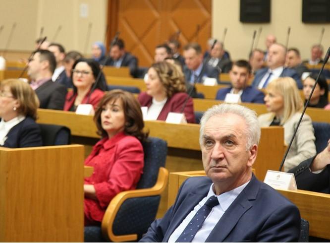 Šarović: Ne trebamo govoriti o referendumima i secesijama