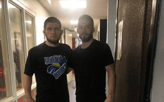 Habib Nurmagomedov sa zastavom BiH na grudima