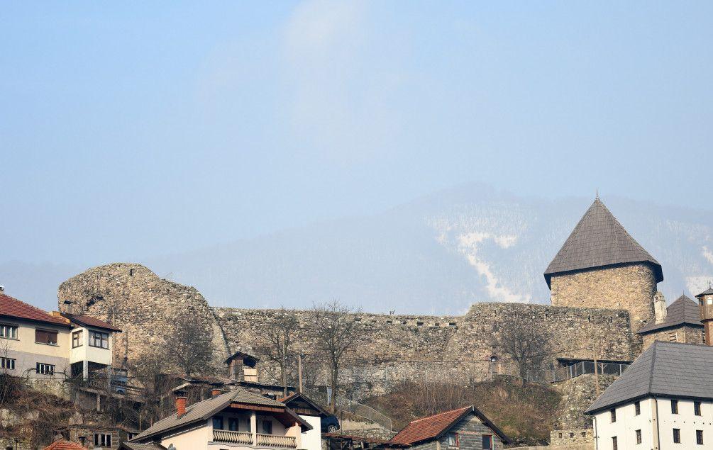 Vranduk se urušava, a u zeničkom muzeju tvrde da nema mjesta panici