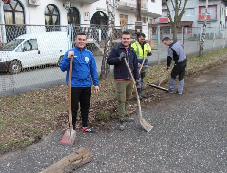 Mladi vrijedno radili - Avaz