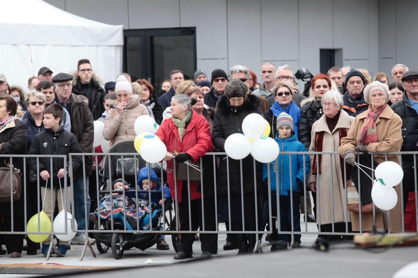 Otvoreni trg i garaža prekoputa Vijećnice