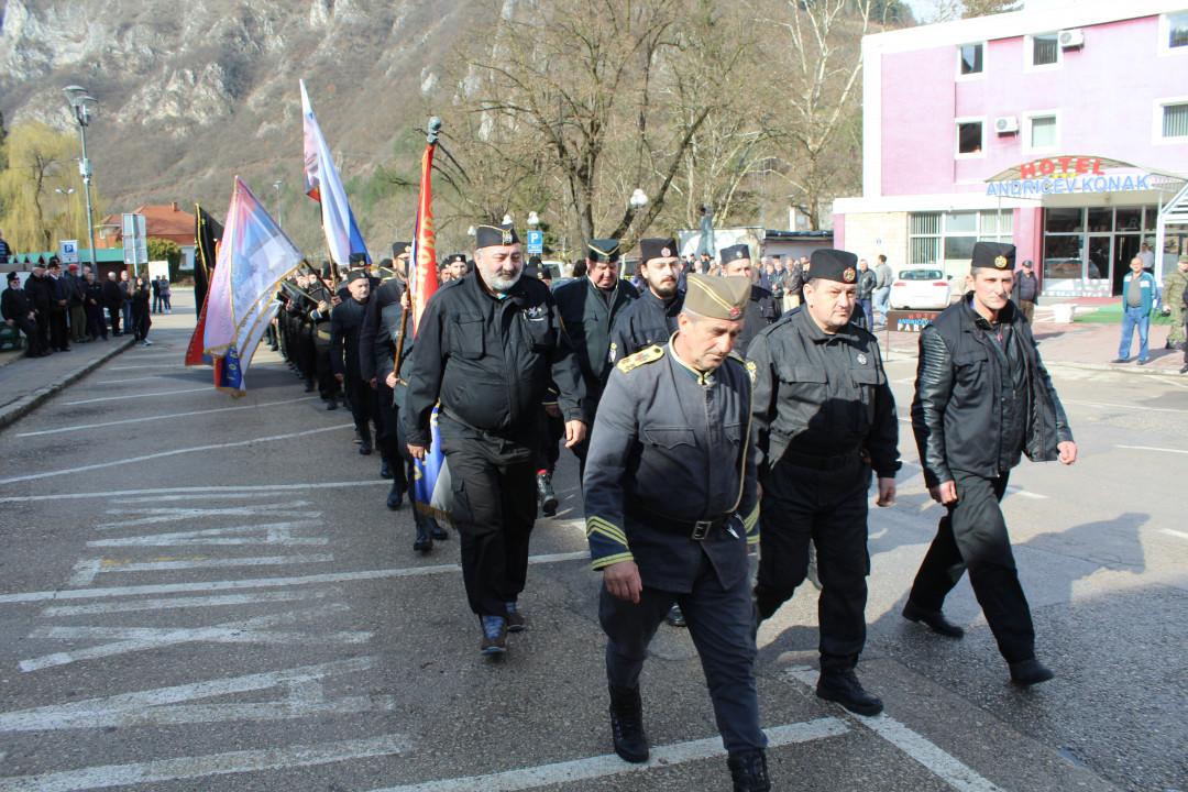 Četnici i prošle godine defilirali gradom - Avaz