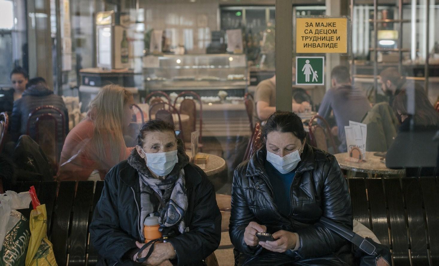 Večeras se zatvaraju ugostiteljski objekti i tržni centri - Avaz