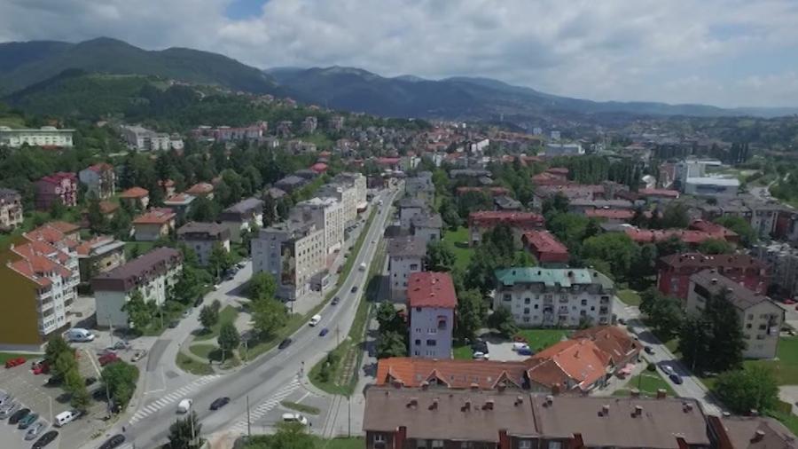 Zgrada u Vogošći u potpunoj izolaciji zbog zaražene žene