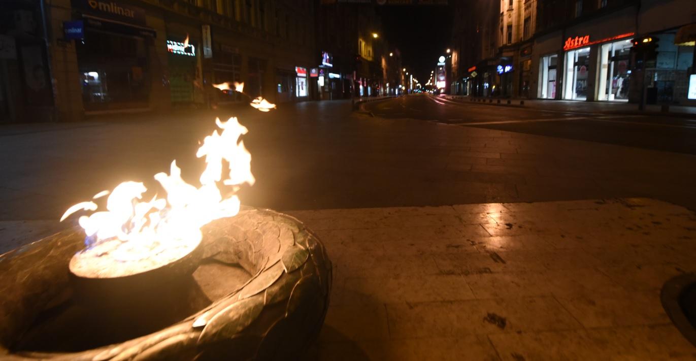 Prazne ulice Sarajeva u vrijeme policijskog sata - Avaz