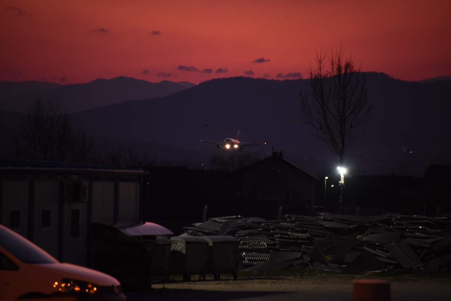 Avion kojim su putnici iz Štokholma stigli u Sarajevo - Avaz