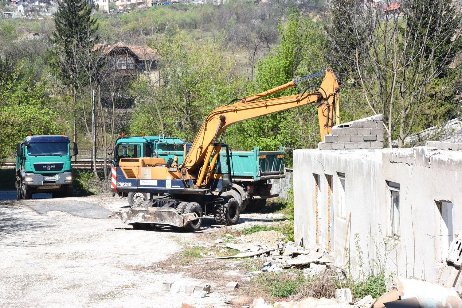 Nastavljeno rušenje objekata na trasi Prve transverzale - Avaz