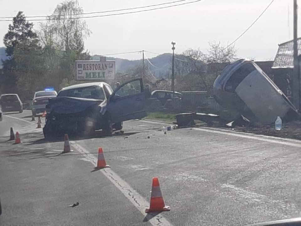 Dvije osobe povrijeđene u žestokom sudaru