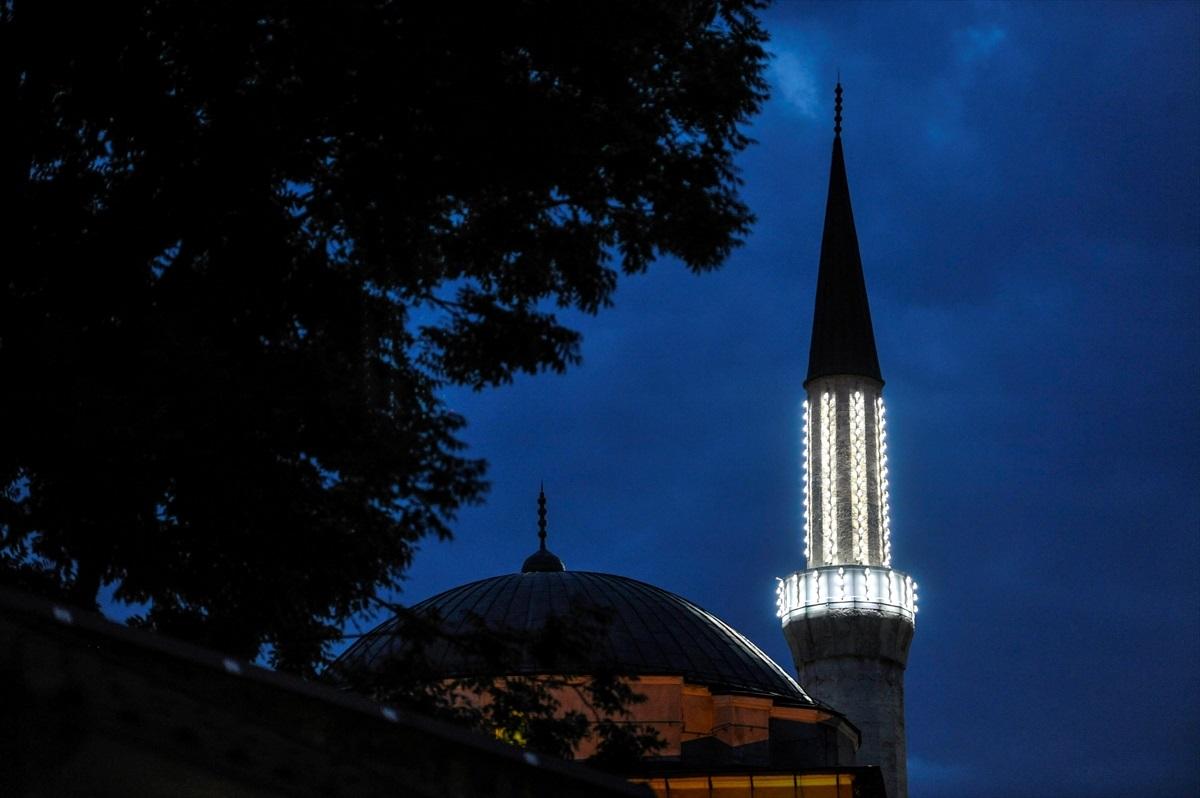 Večeras nastupa mubarek mjesec ramazan i bit će klanjana prva teravija