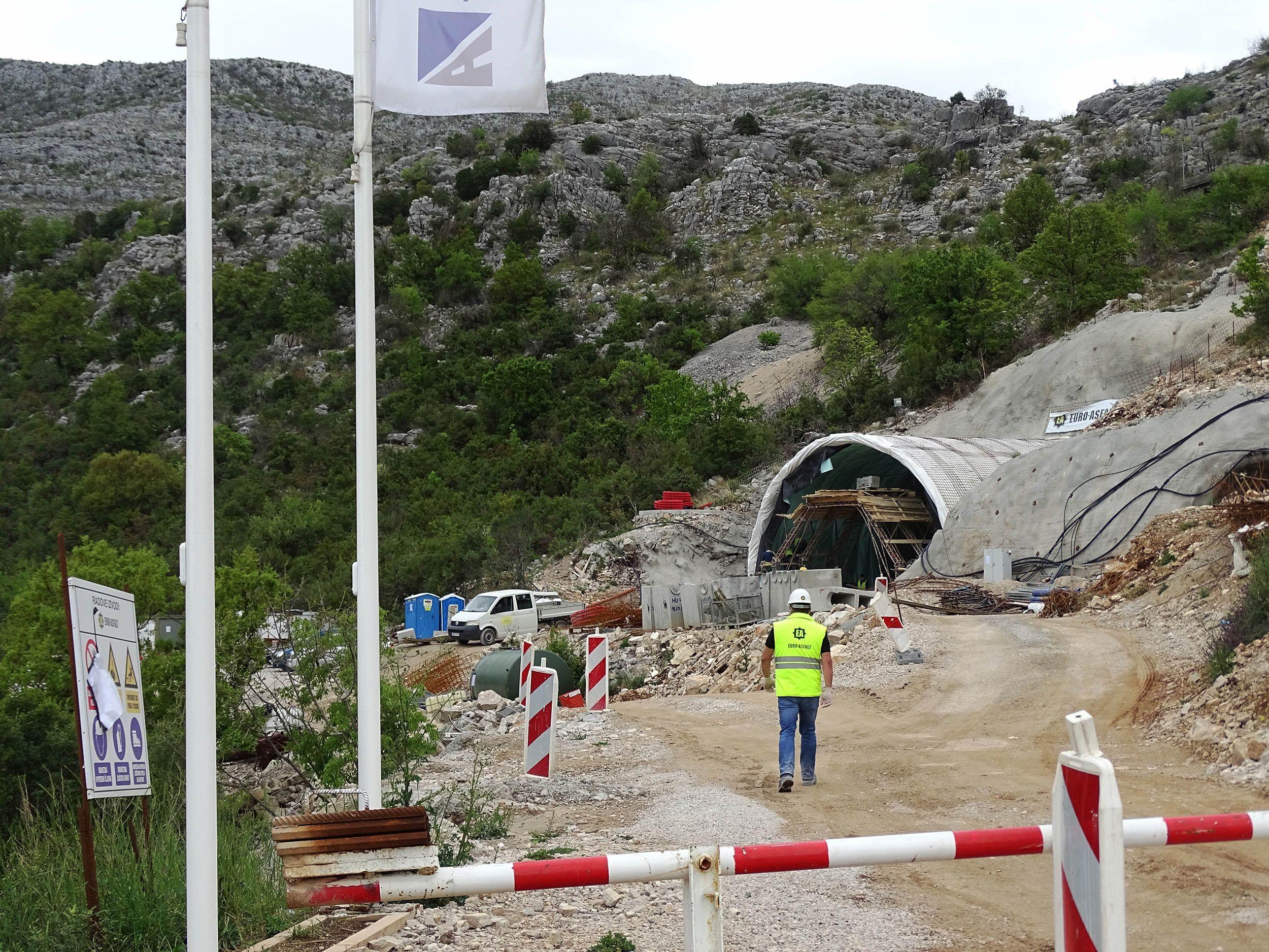 Na gradilištu ceste Stolac - Neum radi se punom parom