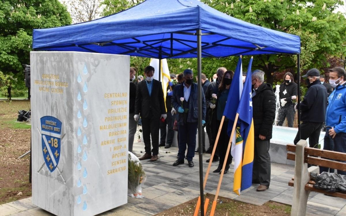 Otkriven spomenik maloljetnim borcima Armije RBiH i MUP-a