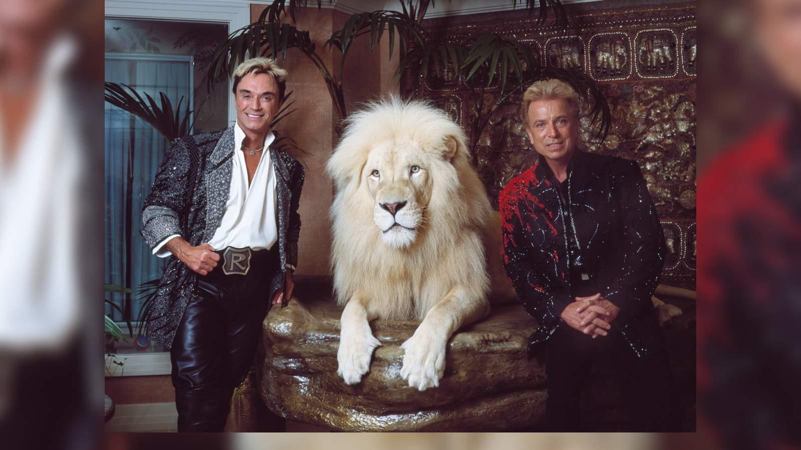 Mađioničar Roj Horn (lijevo) bio je dio slavnog njemačkog dvojca "Siegfried & Roy" - Avaz