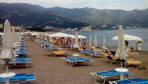 Crnogorci otvaraju plaže