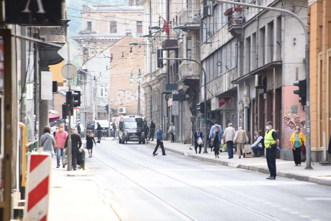 Blokirane ulice u centru grada - Avaz