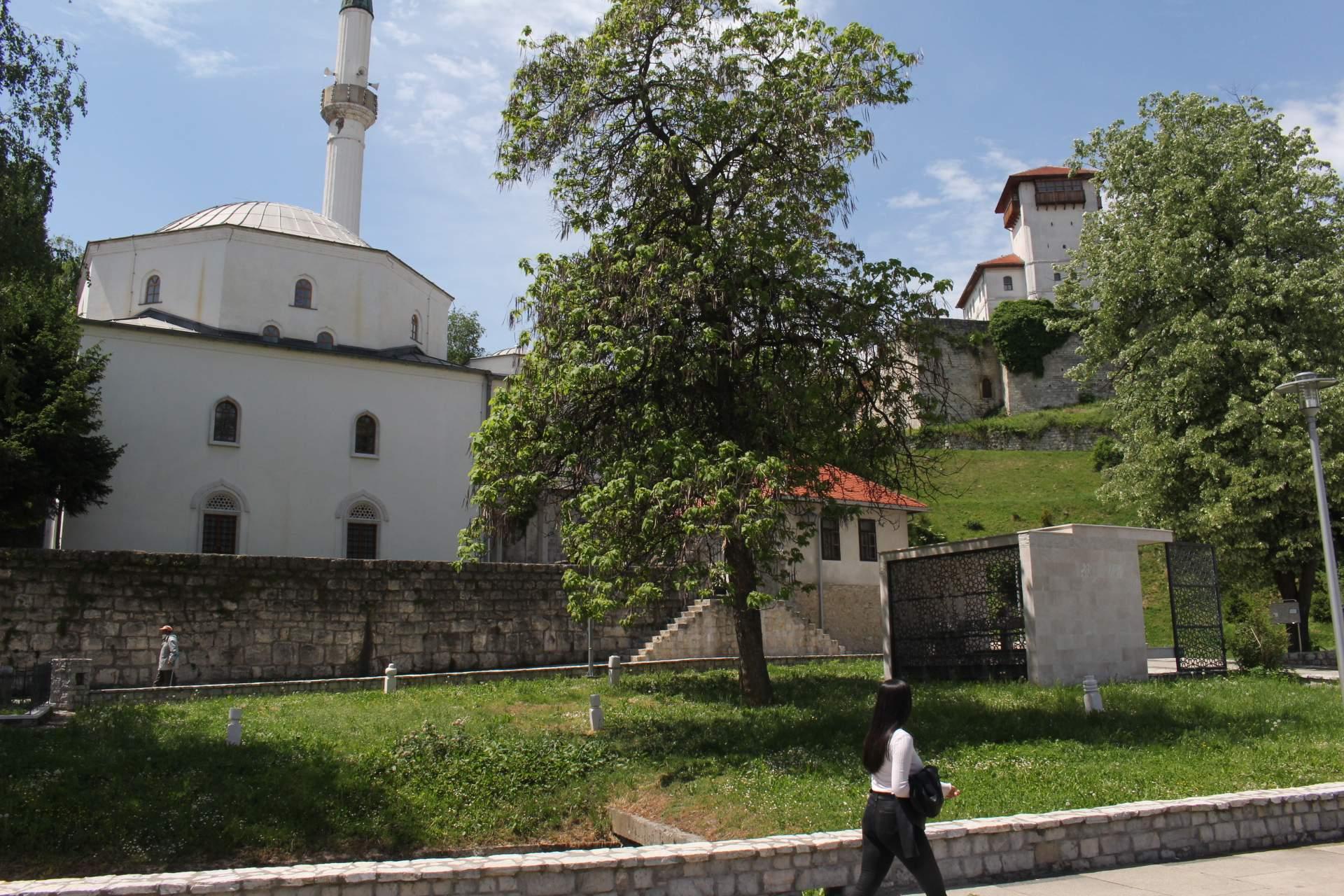 Gradačac: Obnavljaju se Kula i Husejnija, turbe je završeno - Avaz